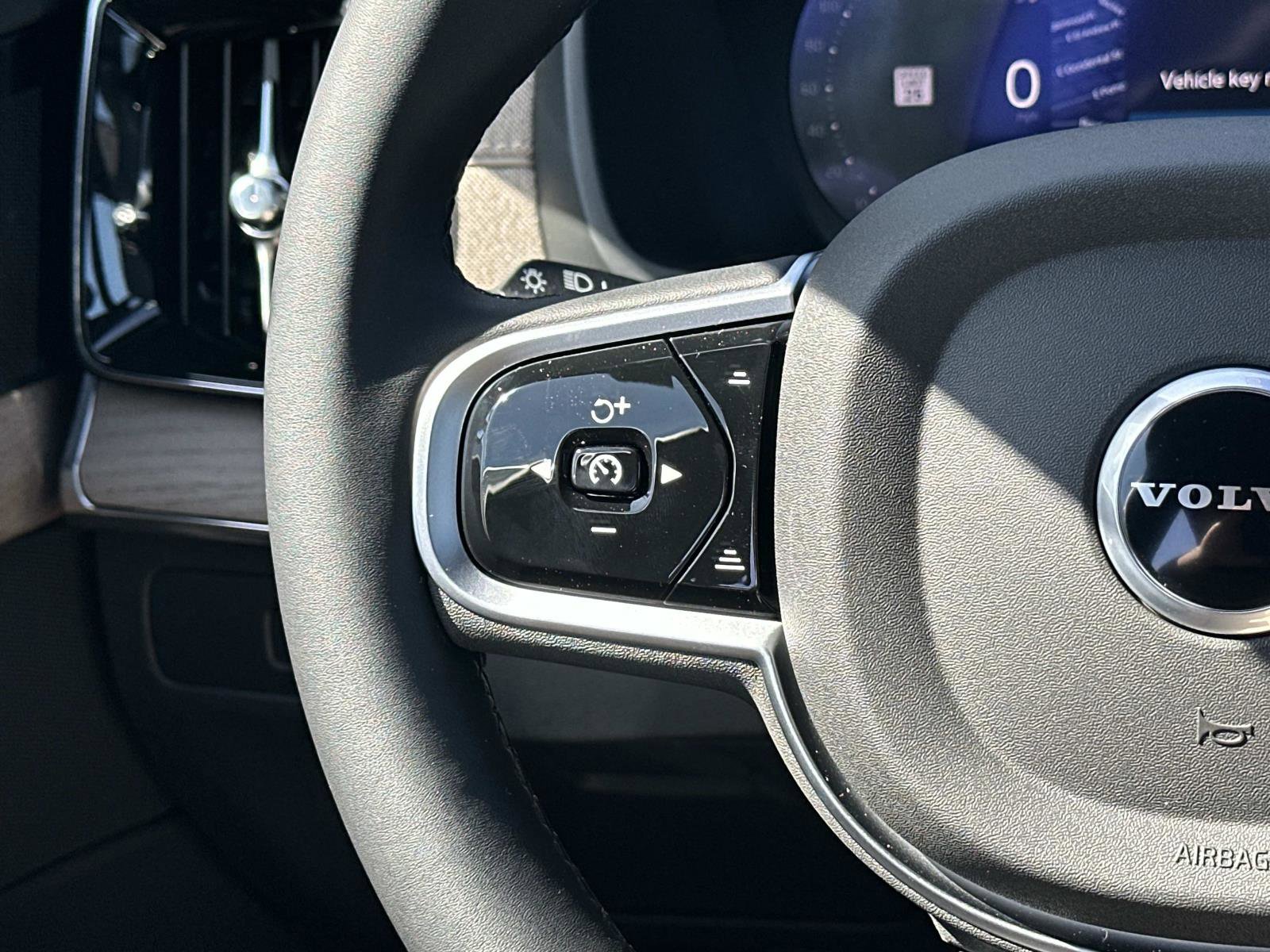 New 2026 Volvo XC90 T8 Plus image 8
