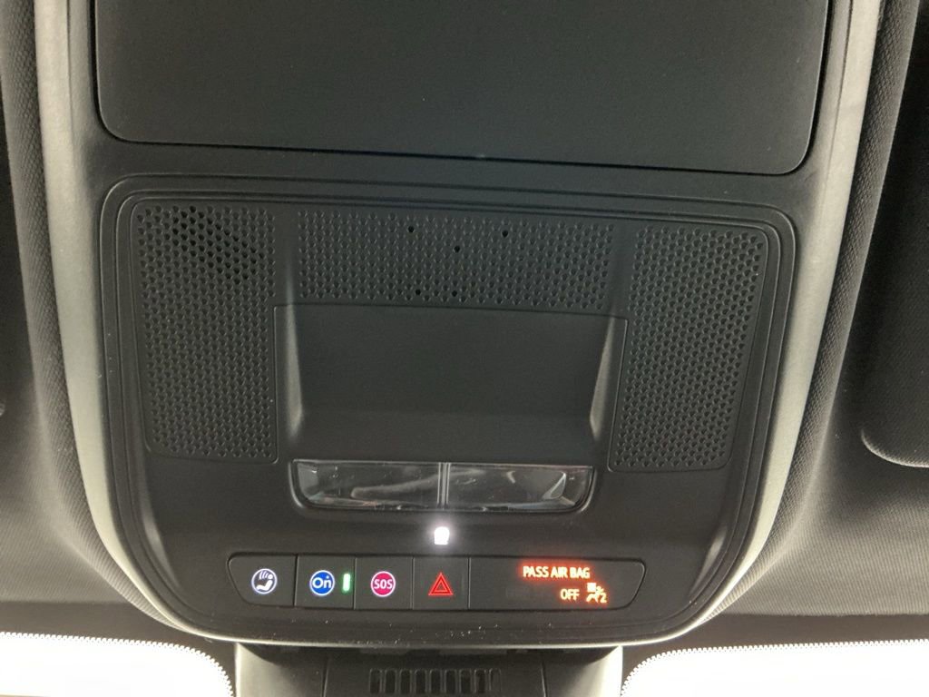 New 2026 Chevrolet Equinox LT w/ Midnight Edition AWD/4WD image 11