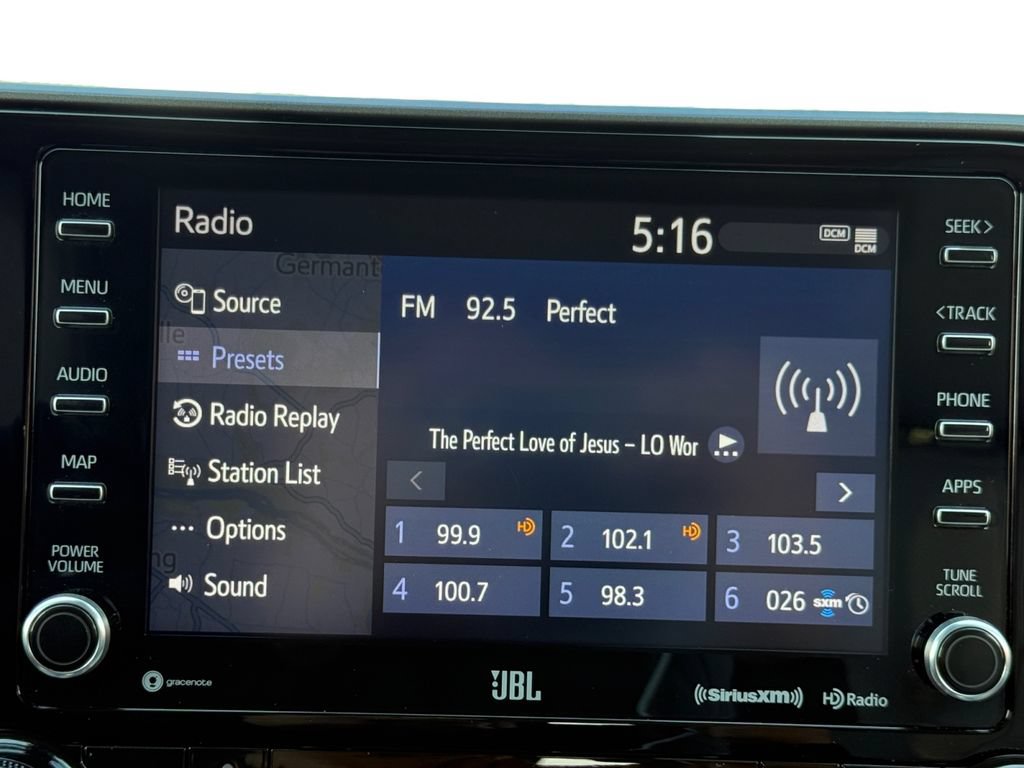 Used 2022 Toyota Highlander Limited FWD image 13