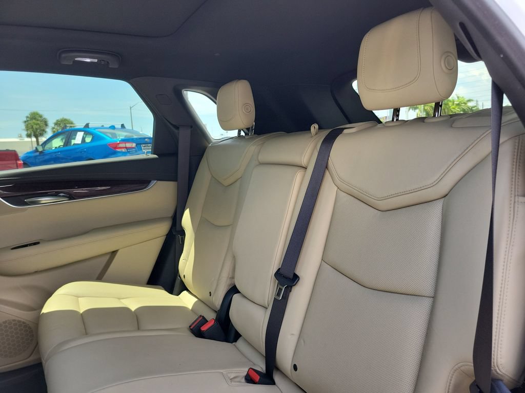Used 2017 Cadillac XT5 Premium Luxury FWD image 11
