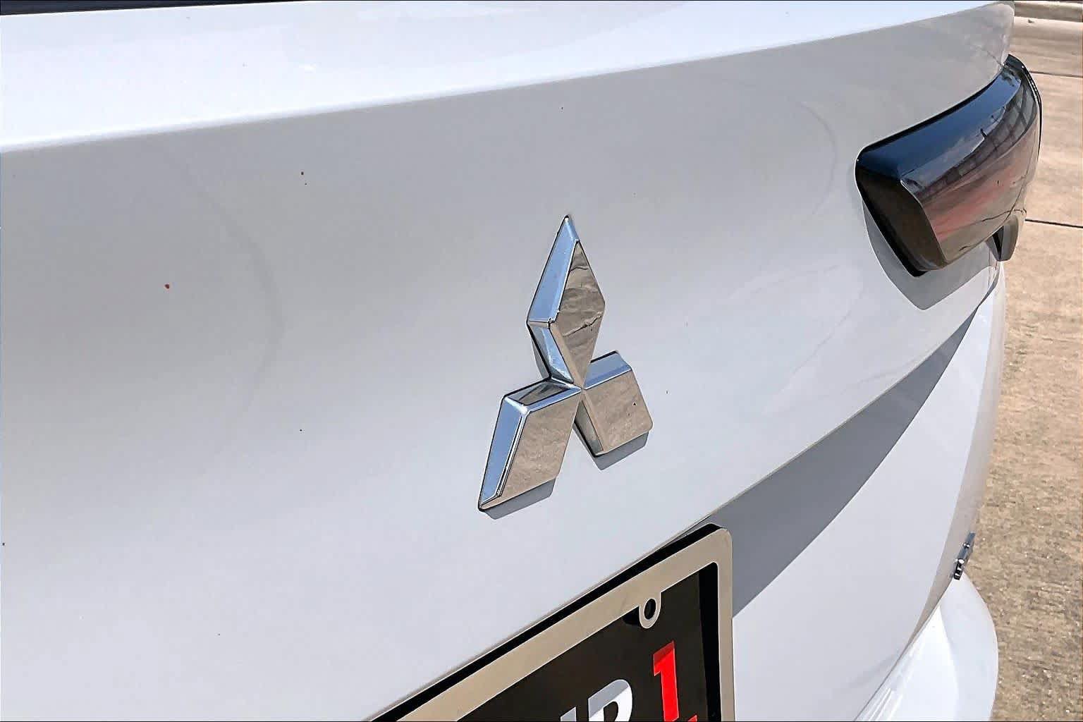 Used 2025 Mitsubishi Outlander SE AWD/4WD image 29
