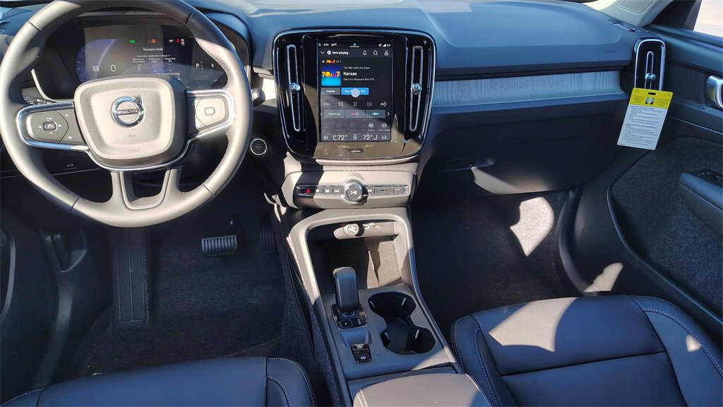 New 2026 Volvo XC40 B5 Core w/ Climate Package image 12