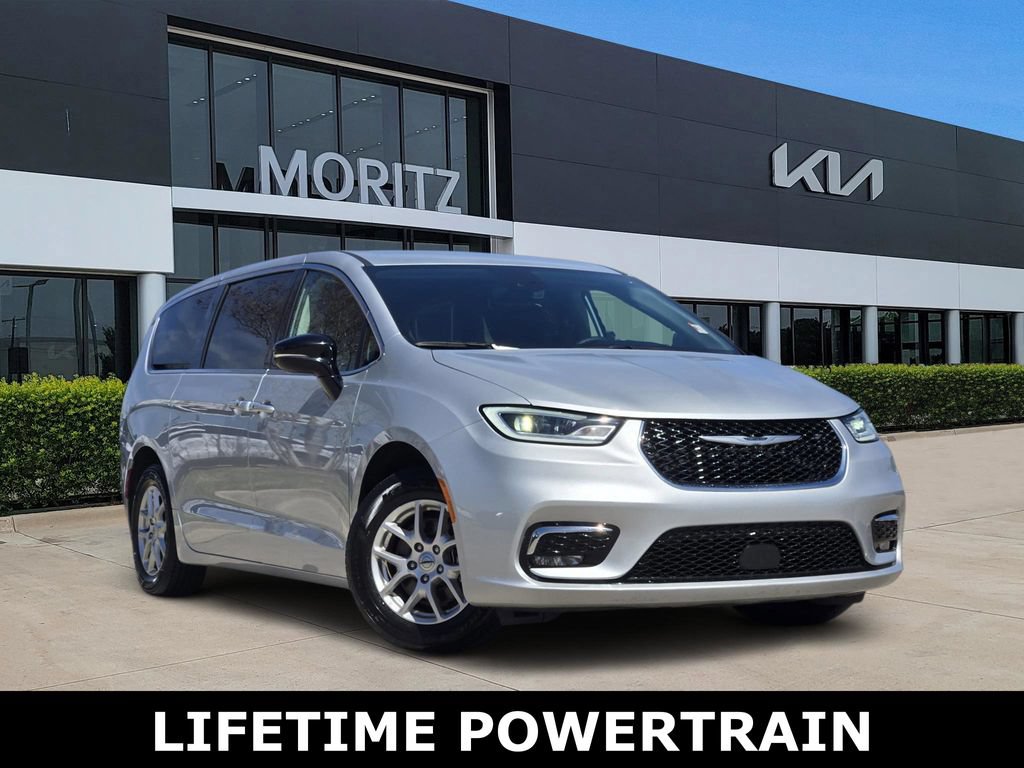 Used 2024 Chrysler Pacifica Touring-L FWD video 1