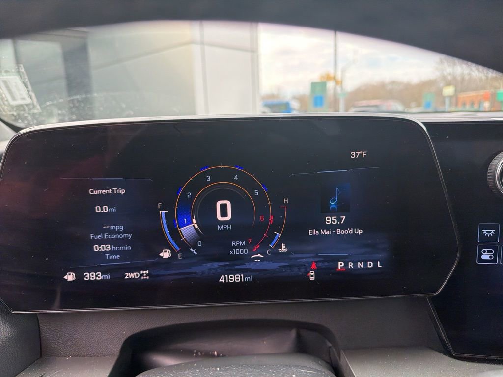 Used 2025 Chevrolet Traverse LT image 22