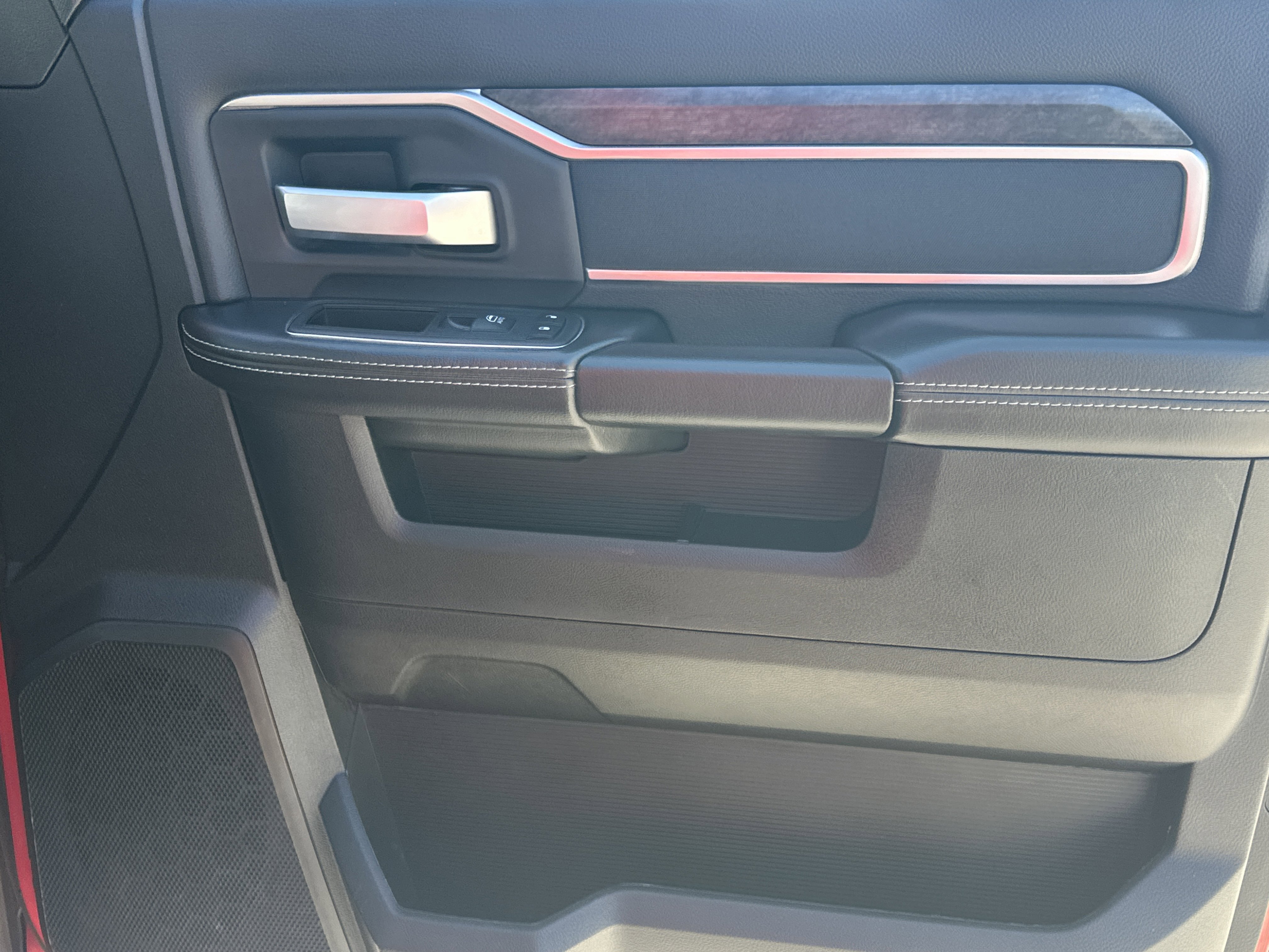 Used 2024 RAM 2500 Big Horn w/ Sport Appearance Package image 12