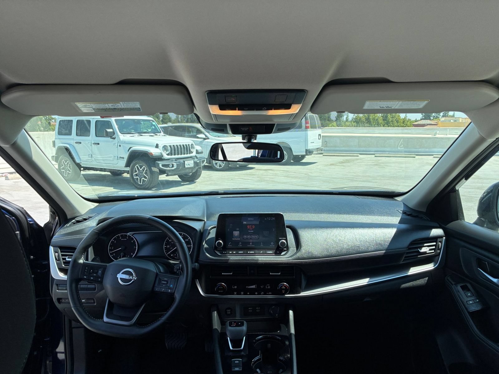 Used 2026 Nissan Rogue SV AWD/4WD image 34
