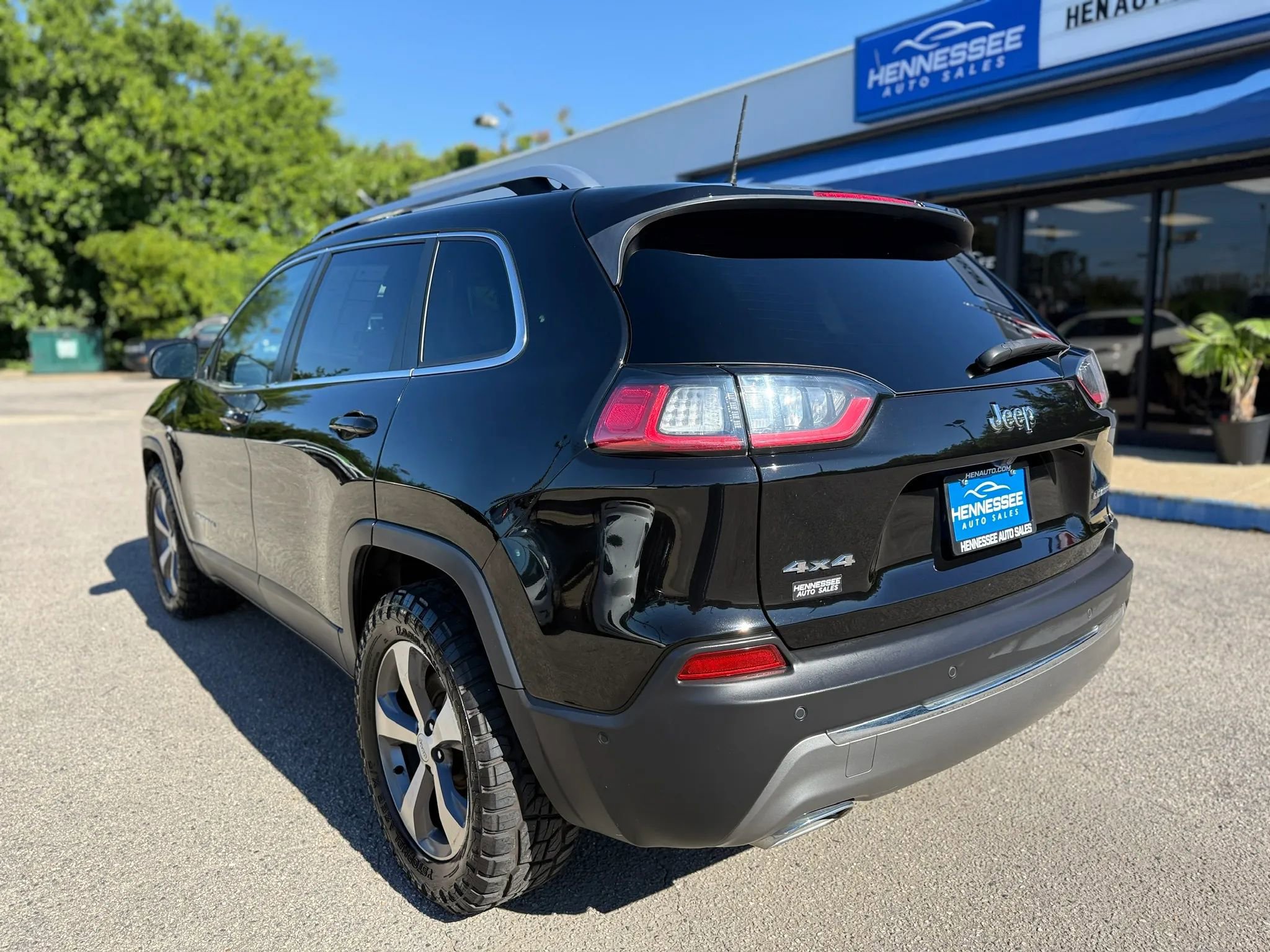 Used 2021 Jeep Cherokee Limited w/ Elite Package AWD/4WD image 21