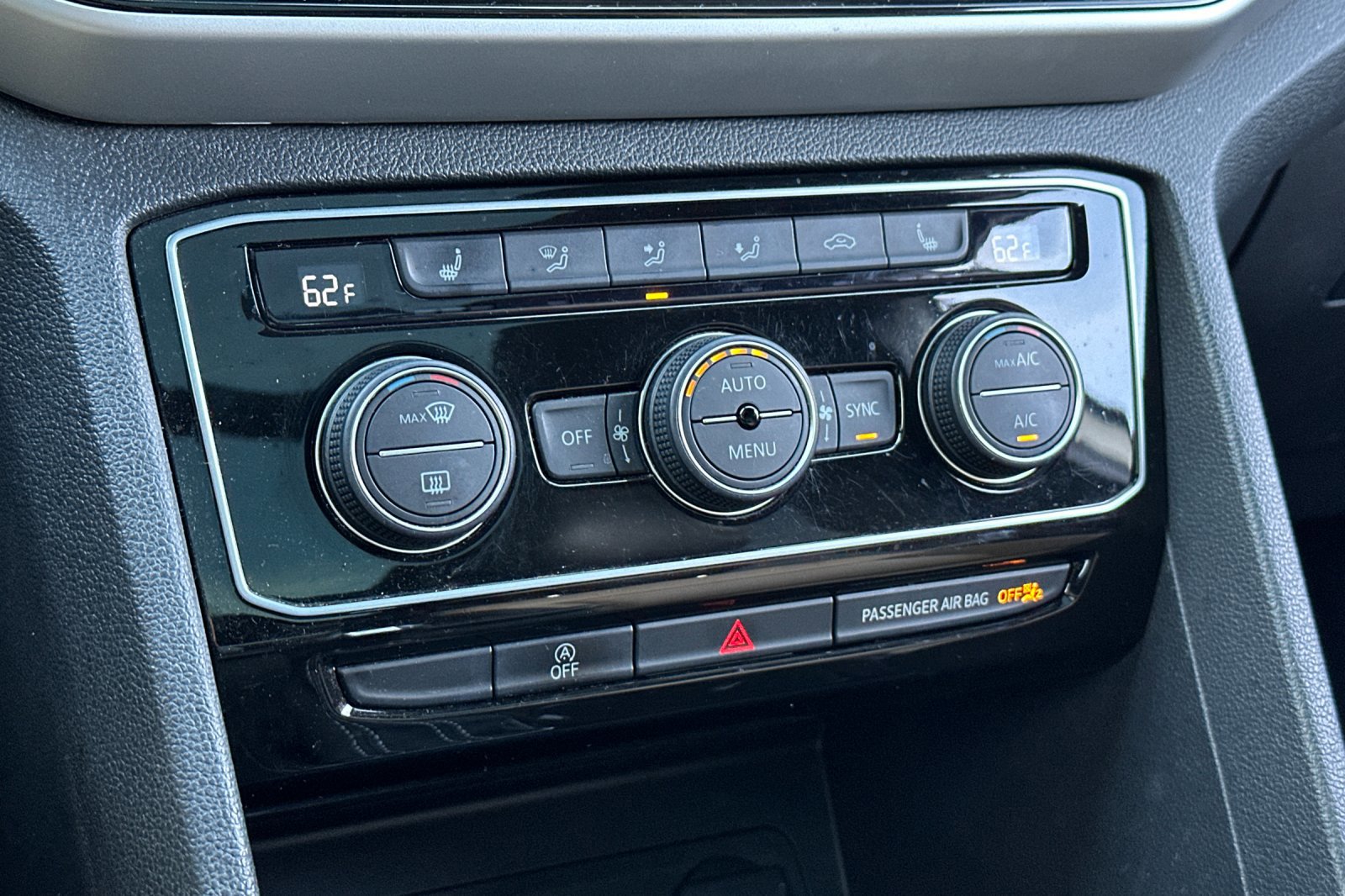 Used 2022 Volkswagen Atlas Cross Sport SE image 20