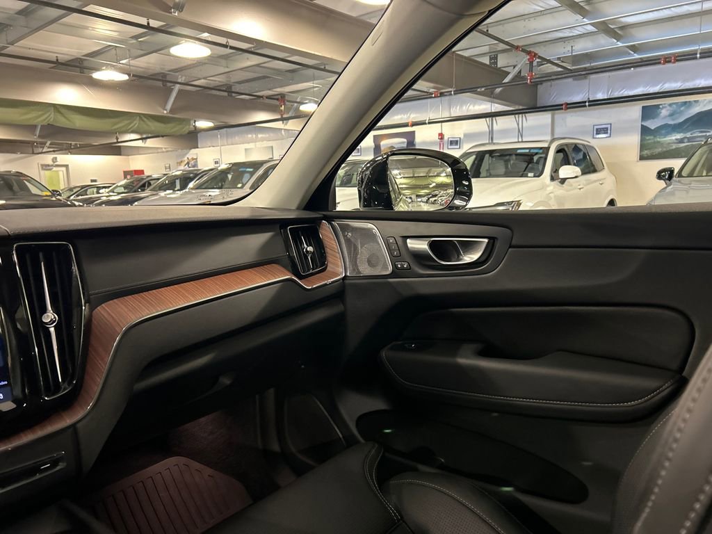 Used 2023 Volvo XC60 B5 Ultimate w/ Climate Package AWD/4WD image 25