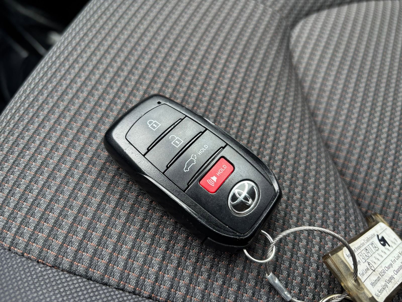 Used 2025 Toyota Highlander LE FWD image 22