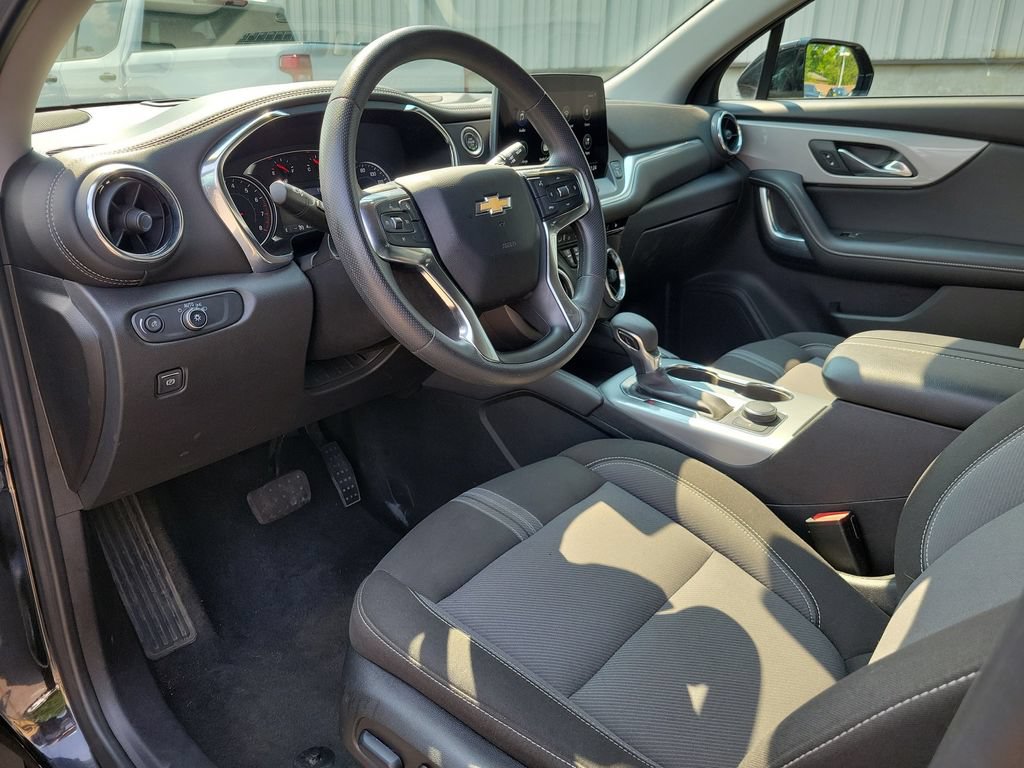 Used 2025 Chevrolet Blazer LT AWD/4WD image 21