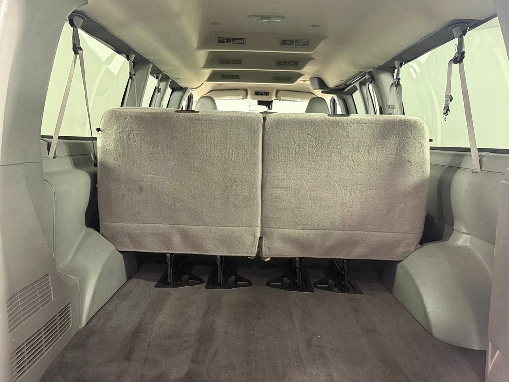 Used 2025 Chevrolet Express 3500 LT w/ LT Preferred Equipment Group RWD image 23