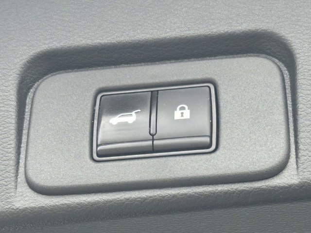 Used 2023 Nissan Rogue SL AWD/4WD image 14