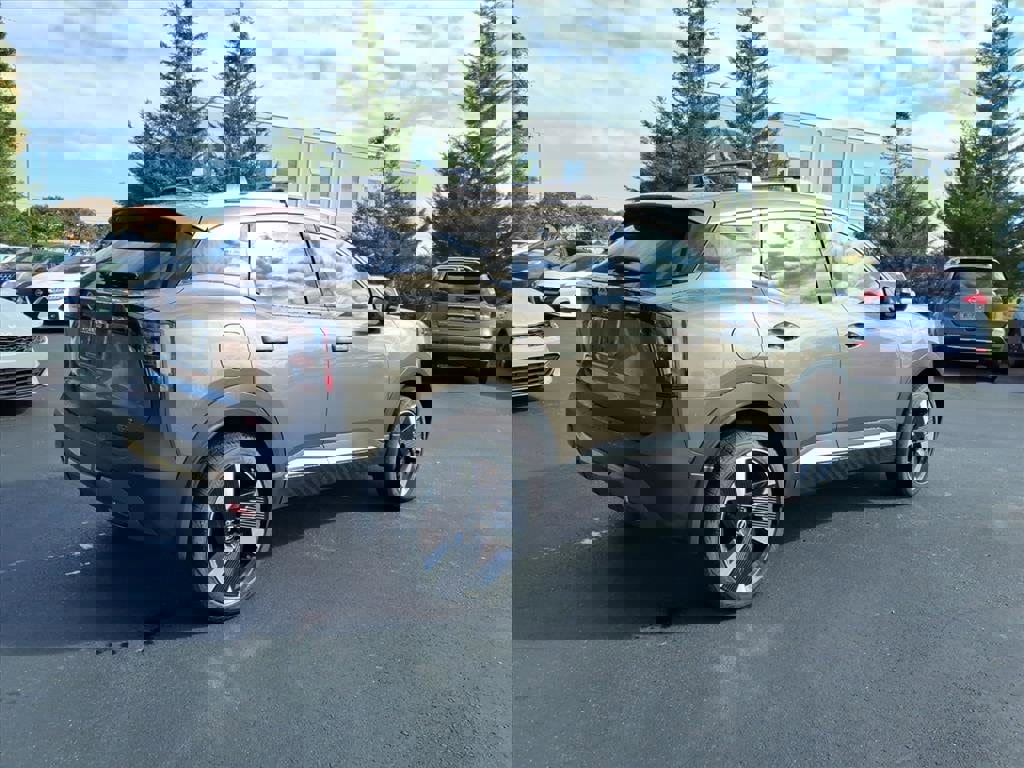 New 2026 Nissan Kicks SR image 3