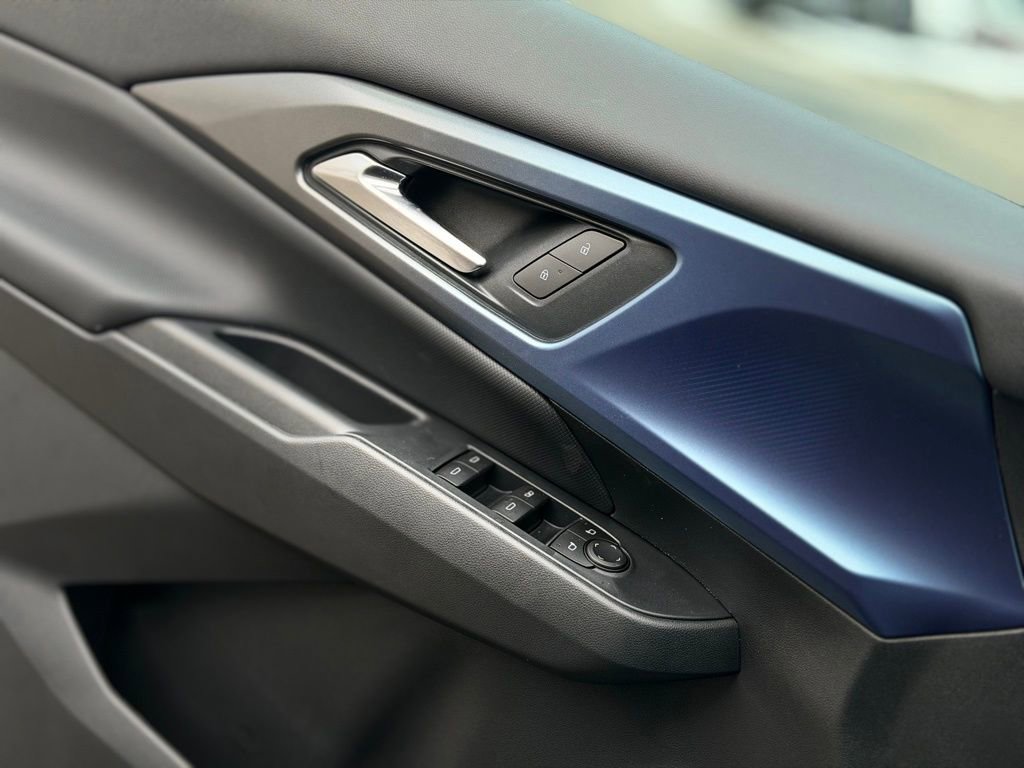 New 2026 Chevrolet Equinox EV LT image 18