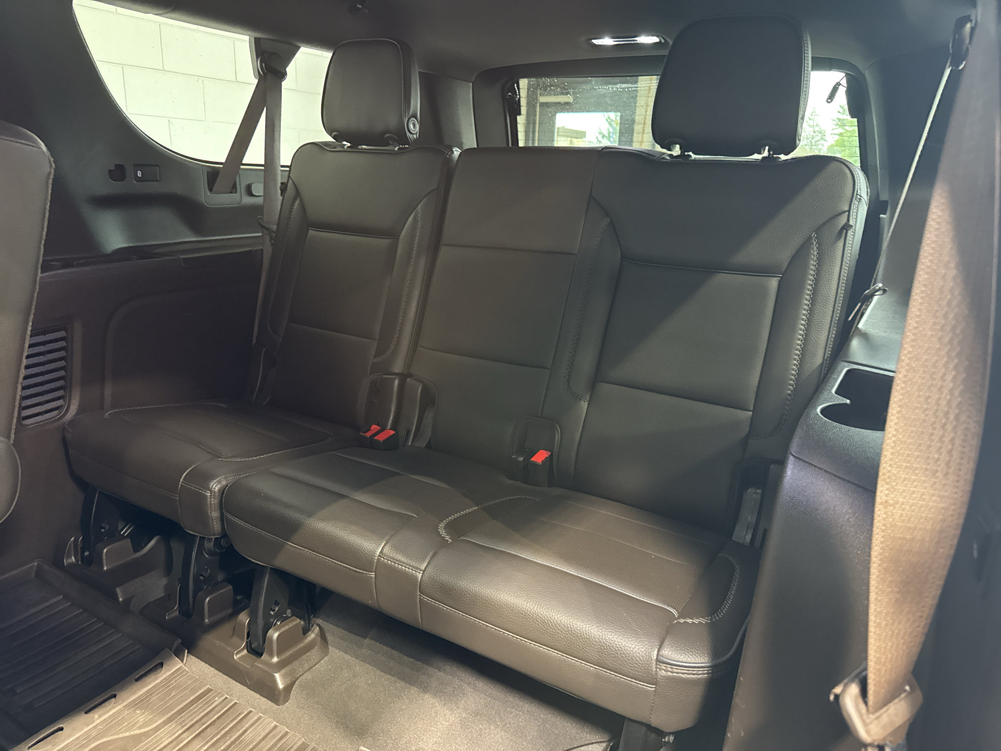 Used 2021 GMC Yukon XL Denali w/ Denali Premium Package AWD/4WD image 15