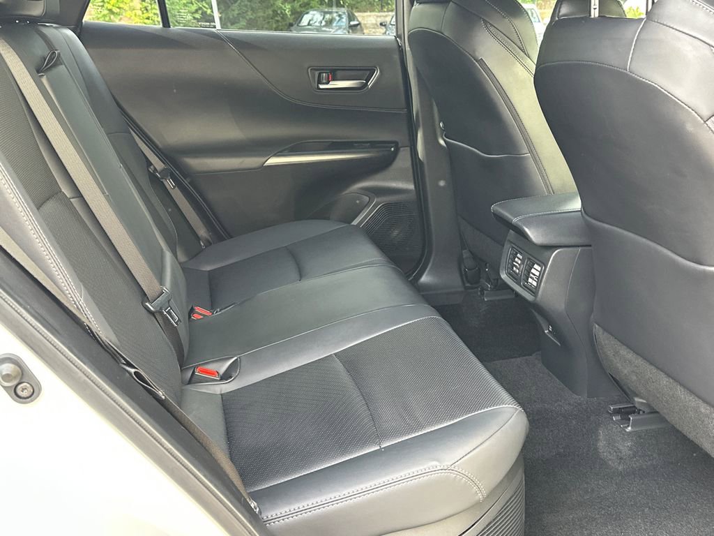 Used 2021 Toyota Venza XLE w/ Softex Package AWD/4WD image 17