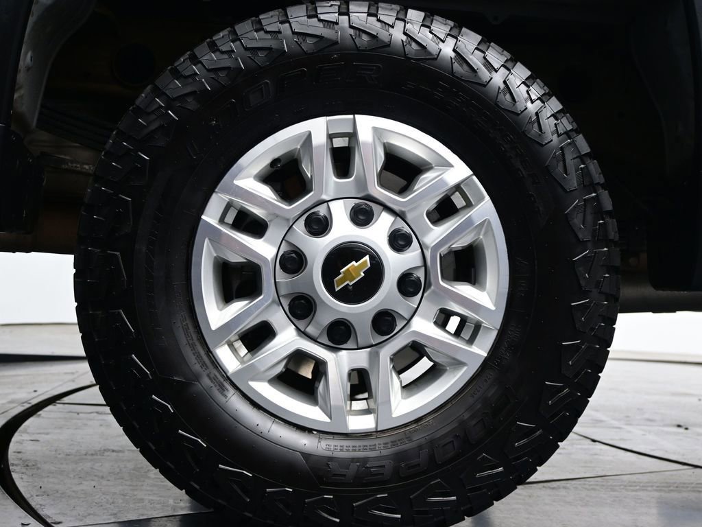 Used 2024 Chevrolet Silverado 2500 LT w/ Convenience Package image 35
