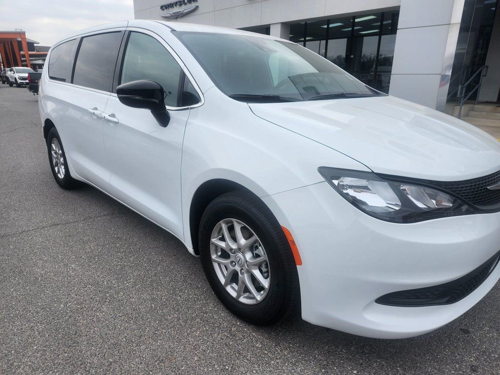 New 2026 Chrysler Voyager LX image 9