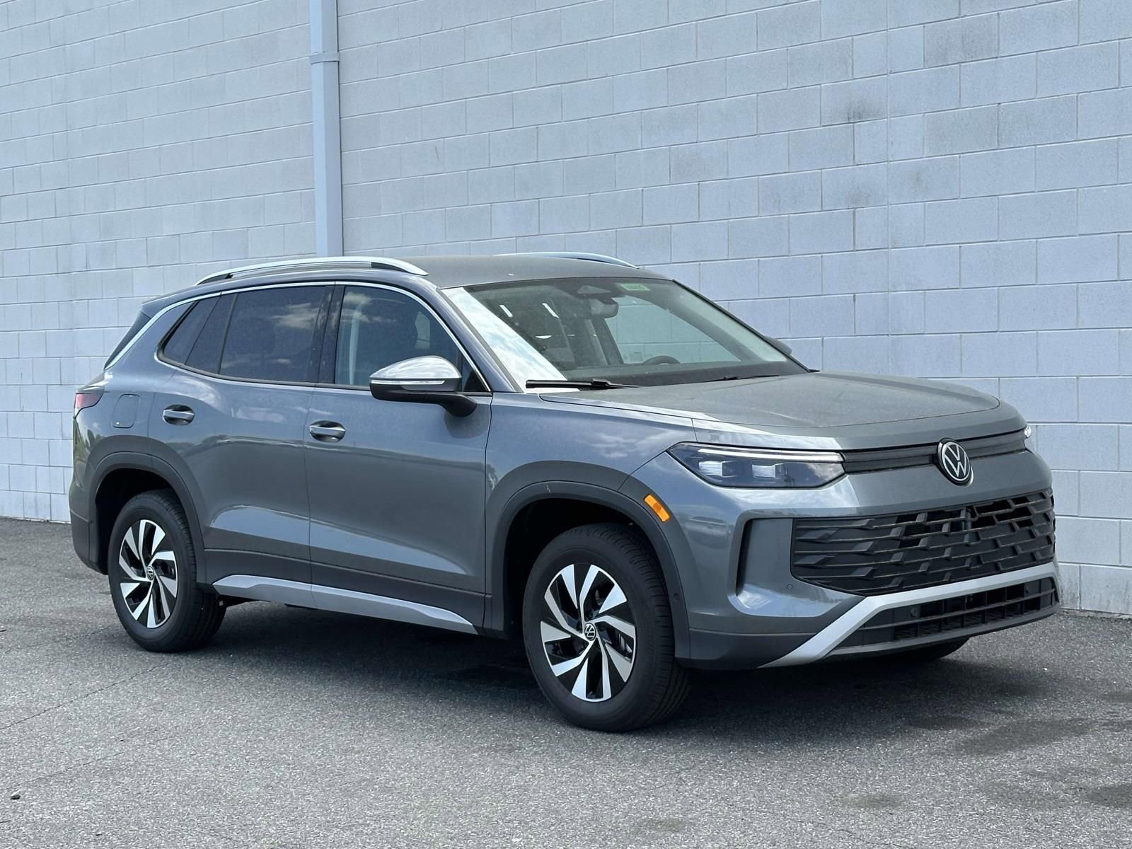 New 2026 Volkswagen Tiguan S AWD/4WD image 8