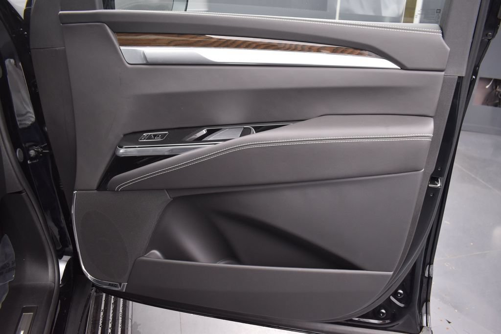 New 2026 Cadillac Escalade ESV Platinum Sport w/ LPO, ONYX Package AWD/4WD image 40