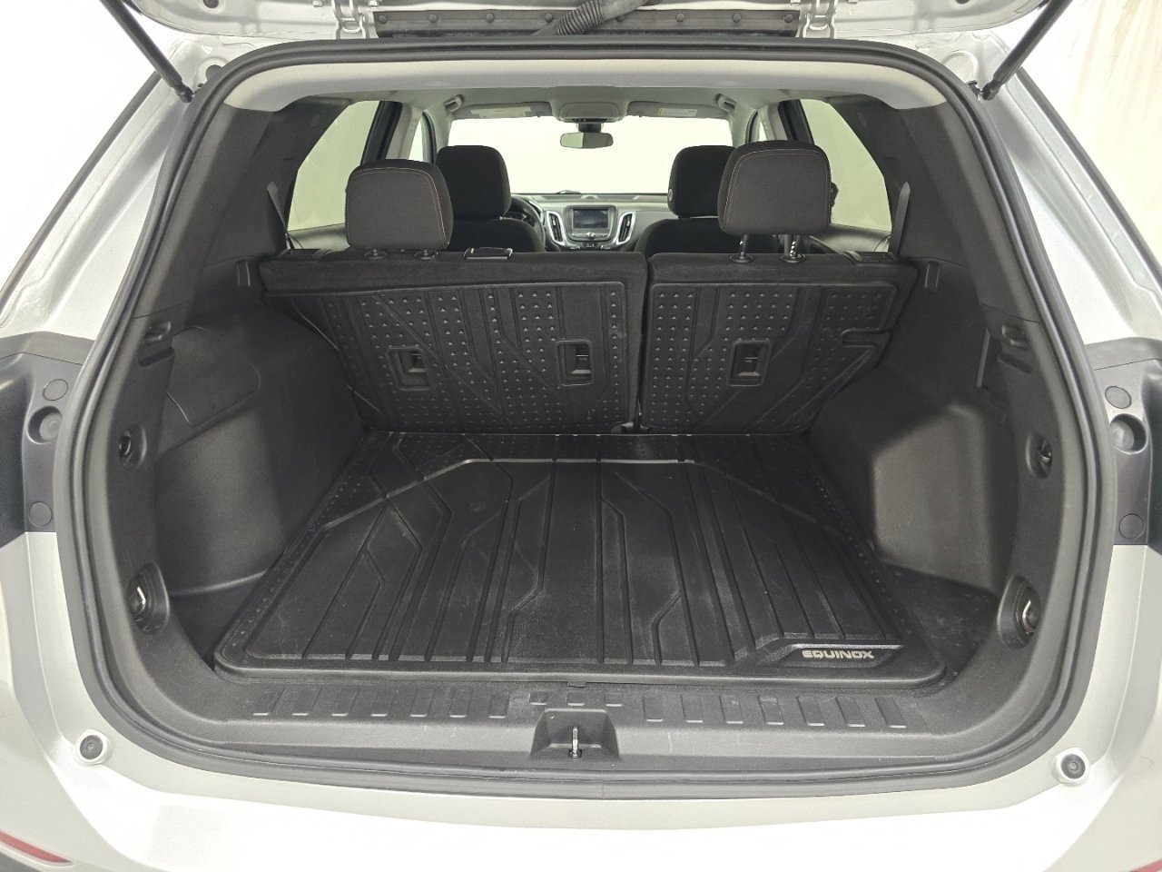Used 2022 Chevrolet Equinox LT w/ LPO, Floor Liner Package FWD image 16