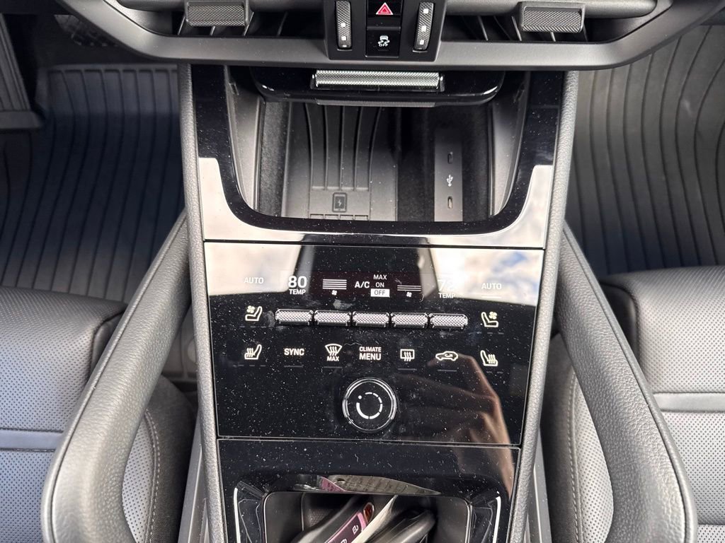 Used 2025 Porsche Cayenne Coupe image 26