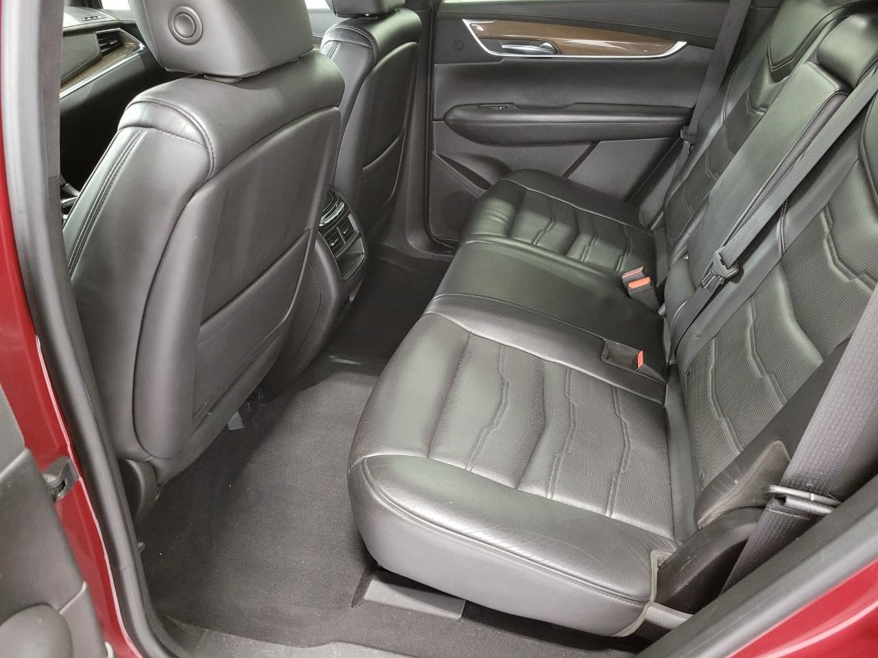 Used 2017 Cadillac XT5 Platinum image 21