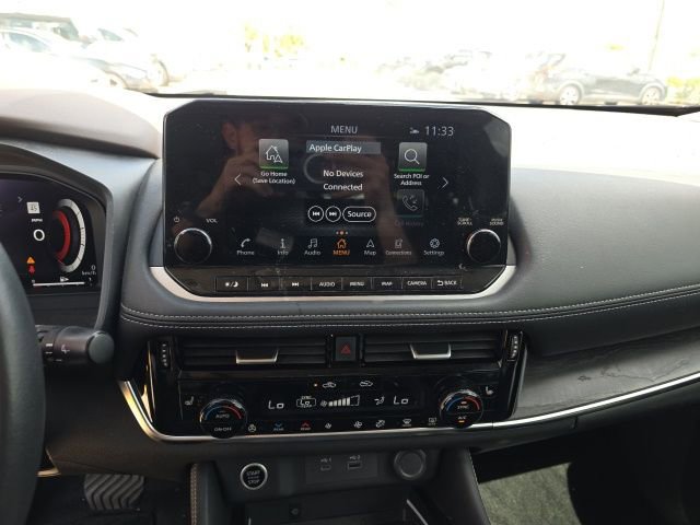 Used 2023 Nissan Rogue Platinum w/ Platinum Premium Package image 18