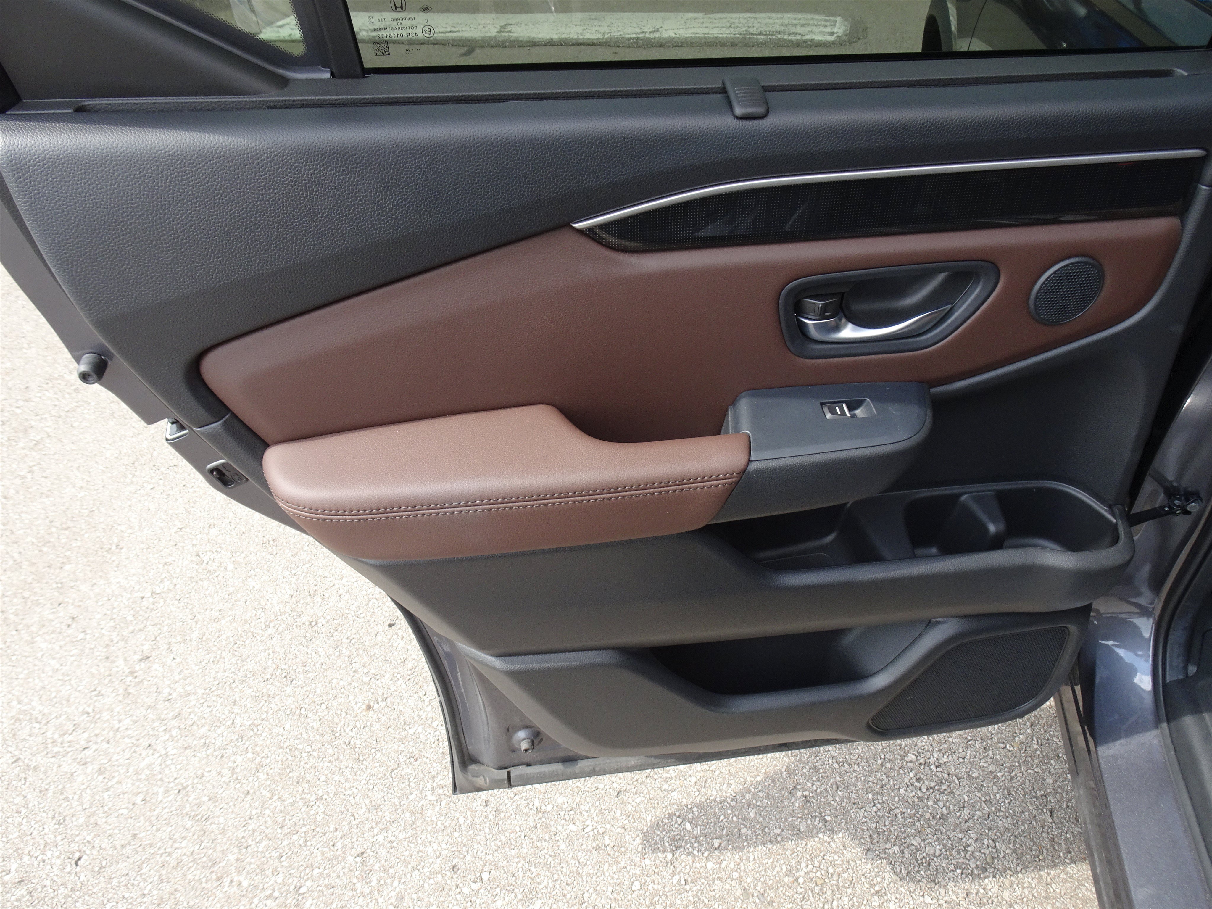 Used 2025 Honda Pilot Elite image 17