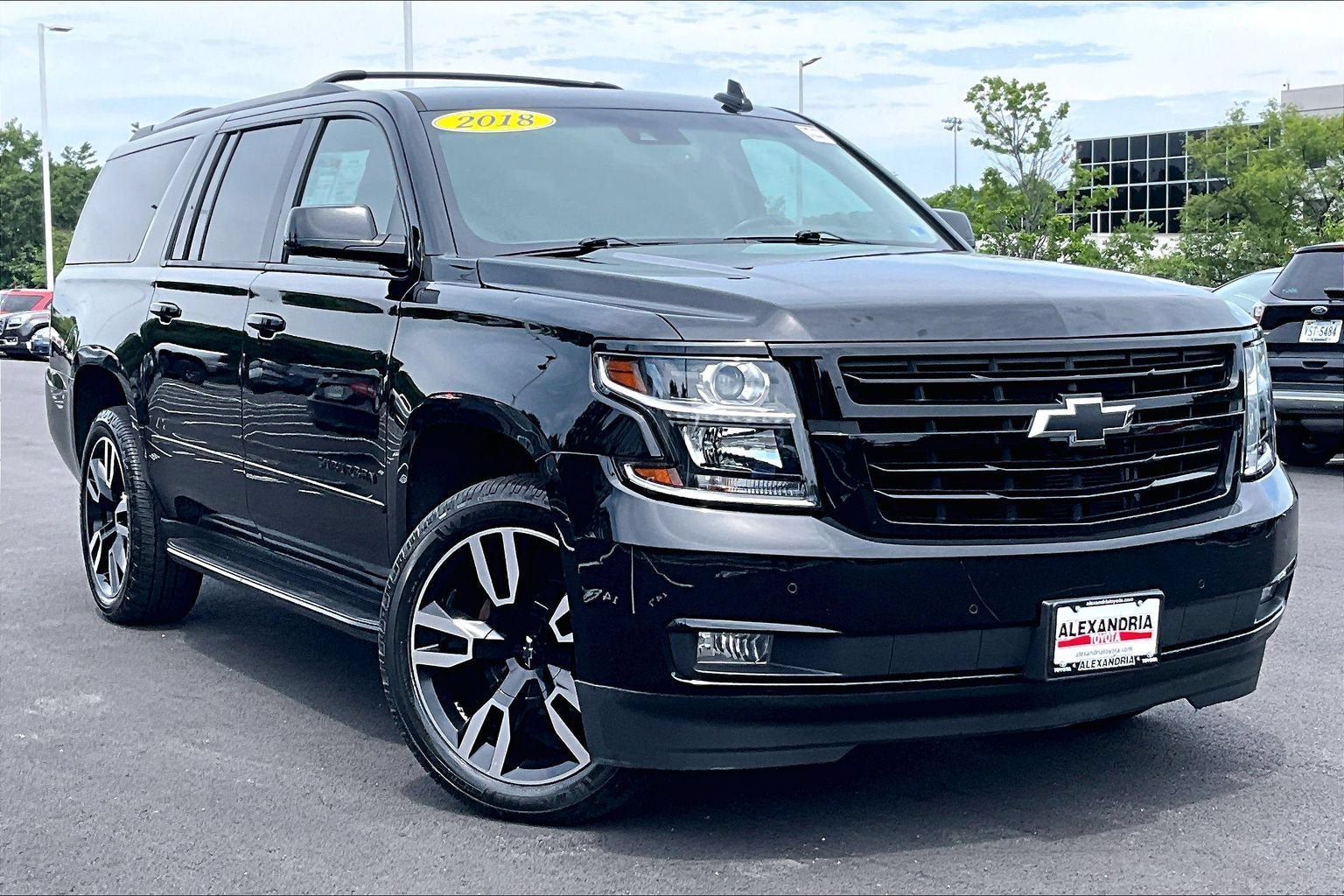 Used 2018 Chevrolet Suburban Premier AWD/4WD image 2