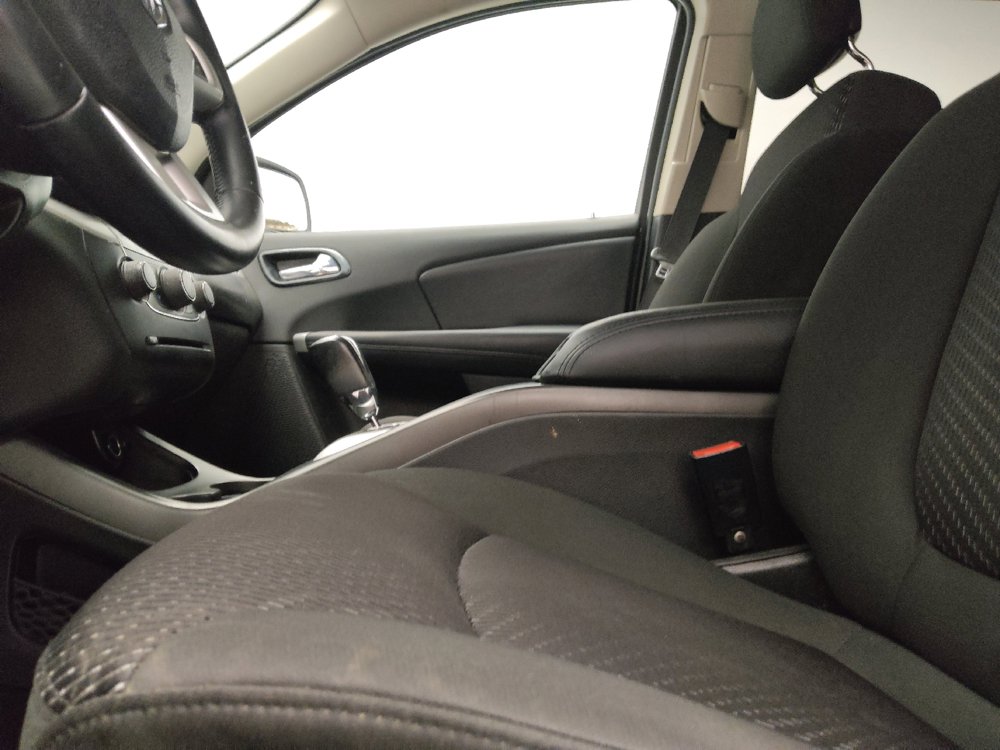 Used 2018 Dodge Journey SE w/ Connectivity Group FWD image 17