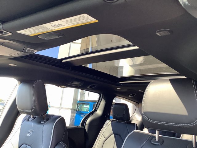 New 2026 Chrysler Pacifica Limited image 22