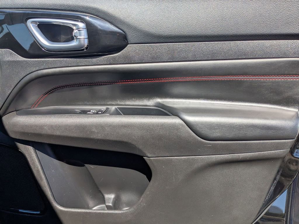 Used 2025 Jeep Compass Trailhawk AWD/4WD image 29