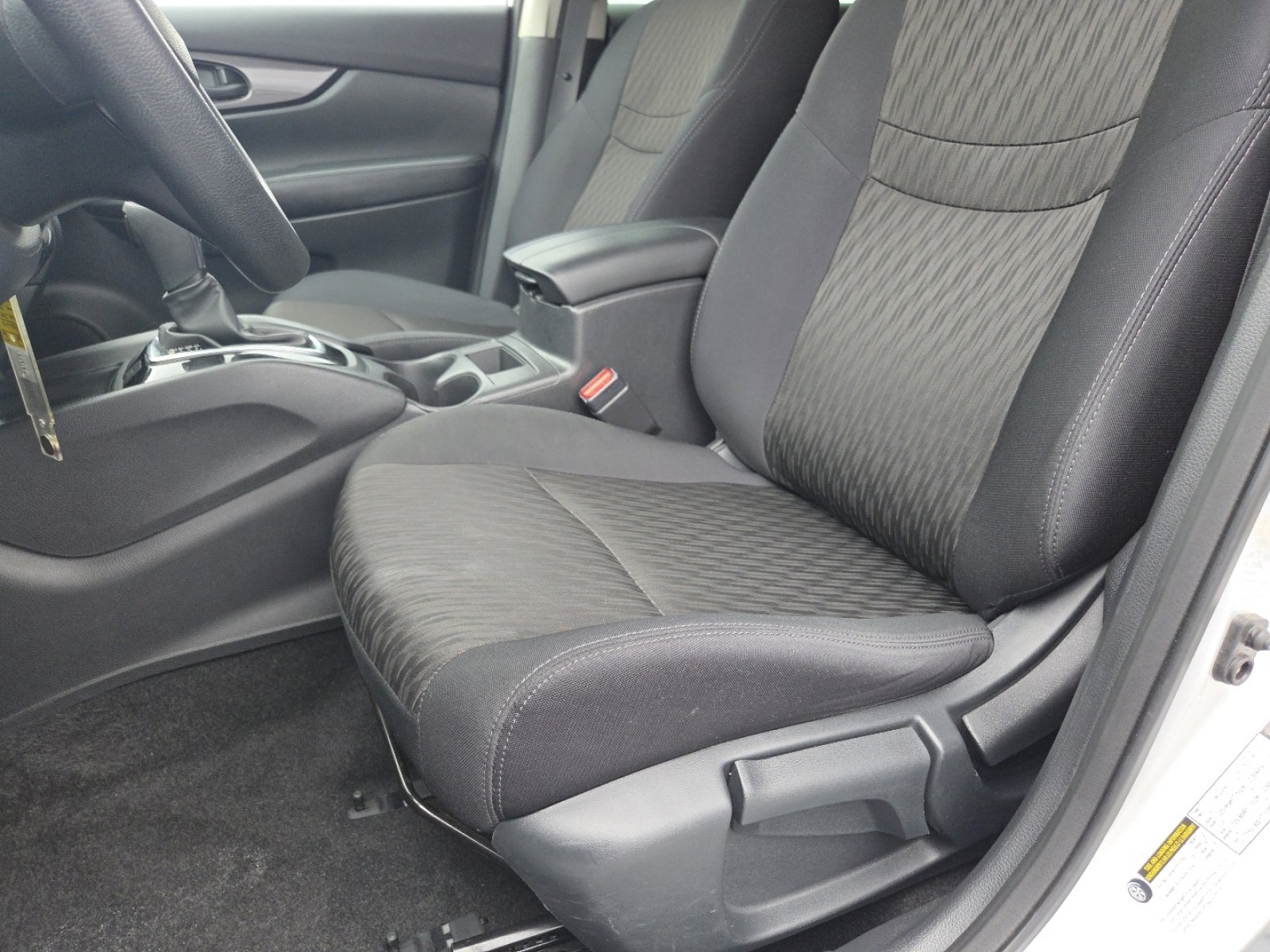 Used 2019 Nissan Rogue S image 22