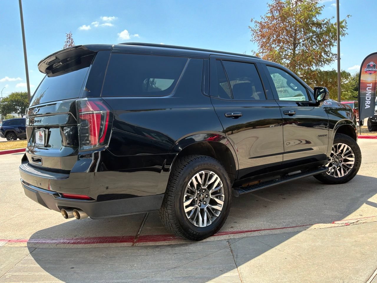 Used 2025 Chevrolet Tahoe Z71 AWD/4WD image 6