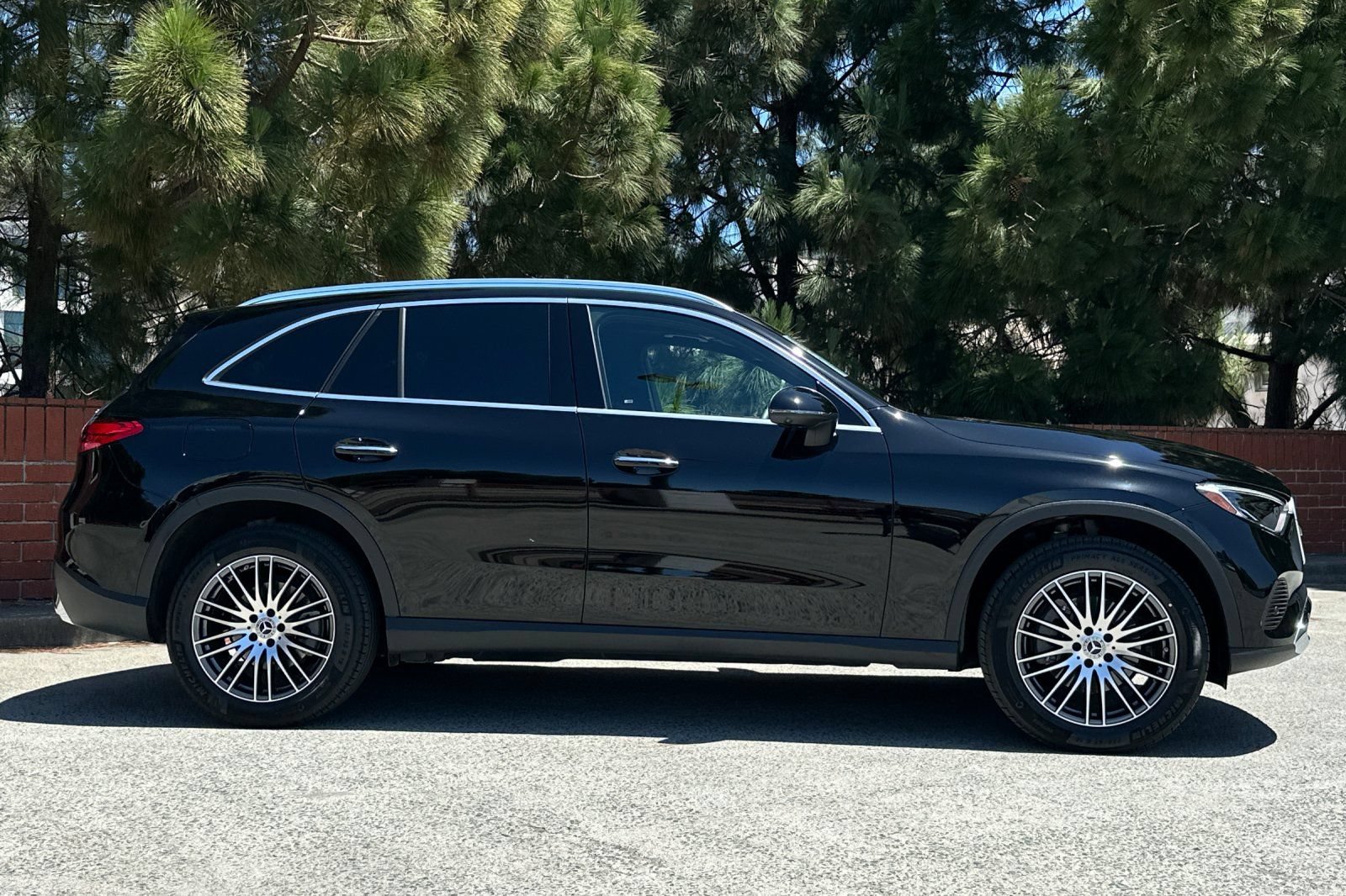 Certified 2024 Mercedes-Benz GLC 300 4MATIC image 3