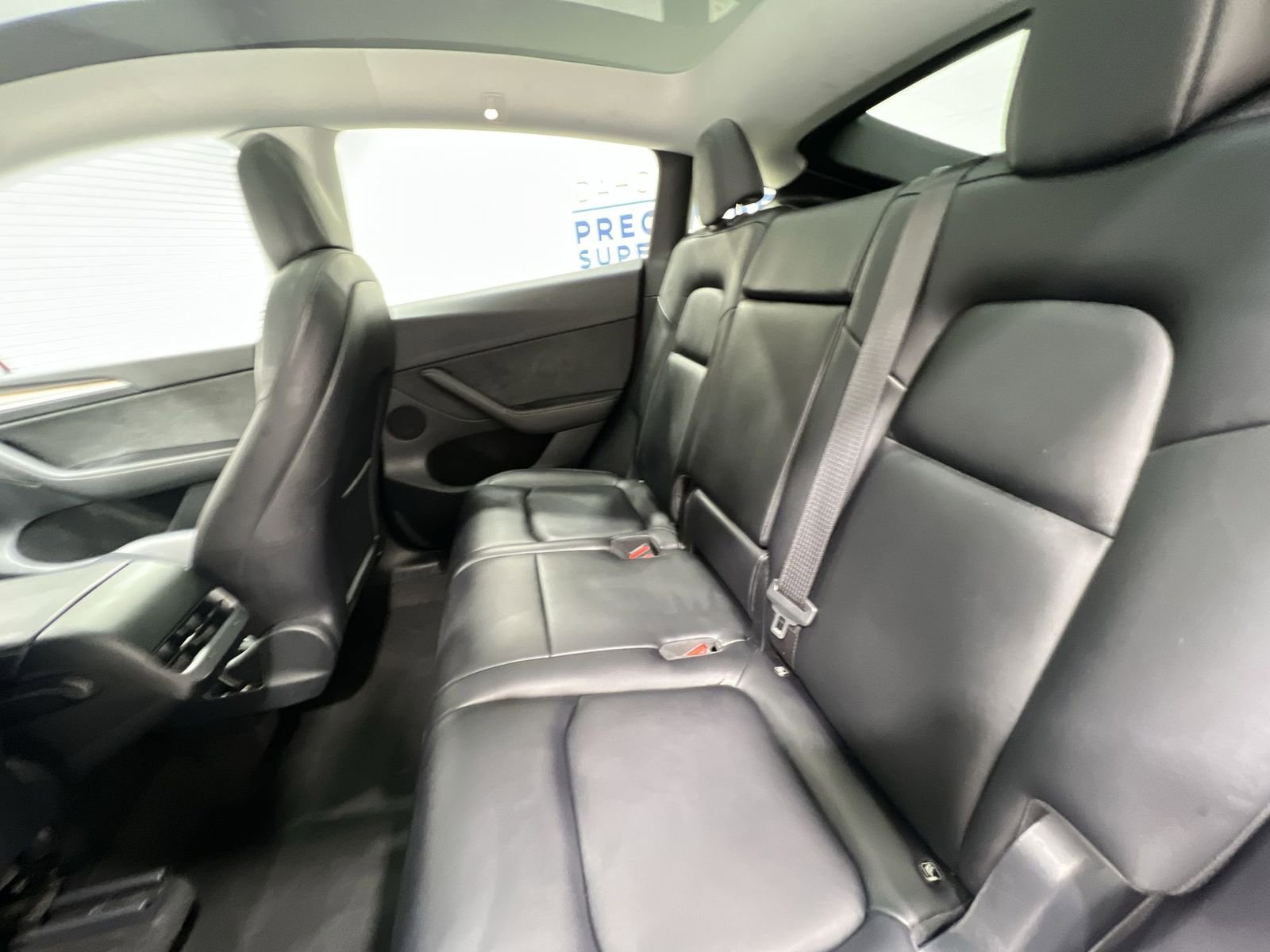 Used 2022 Tesla Model Y Long Range image 23