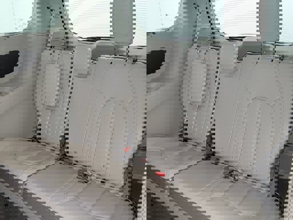 Used 2017 Chrysler Pacifica Touring-L image 14