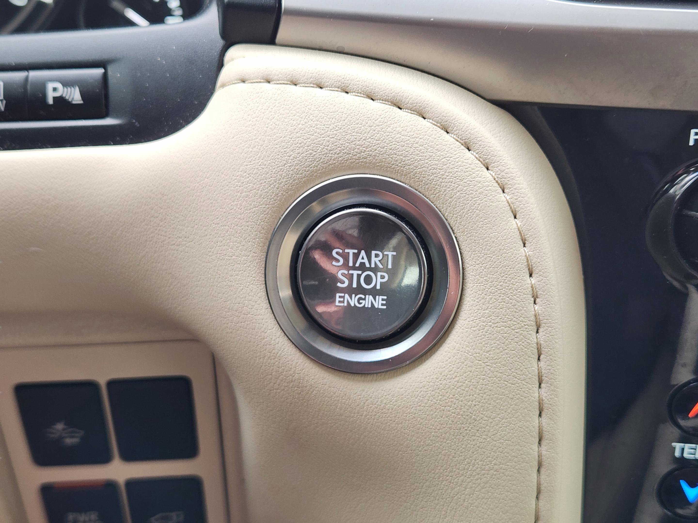 Certified 2021 Lexus LX 570 4WD w/ Luxury Package image 14