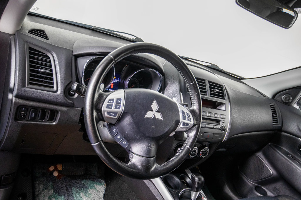 Used 2012 Mitsubishi Outlander Sport SE FWD image 17