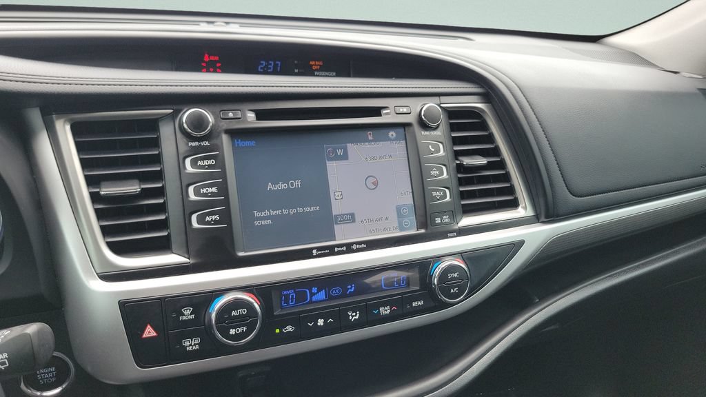 Certified 2018 Toyota Highlander SE FWD image 14