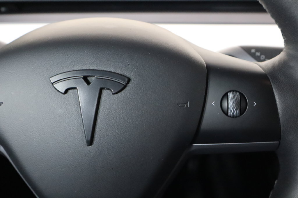 Used 2023 Tesla Model Y Long Range AWD/4WD image 10