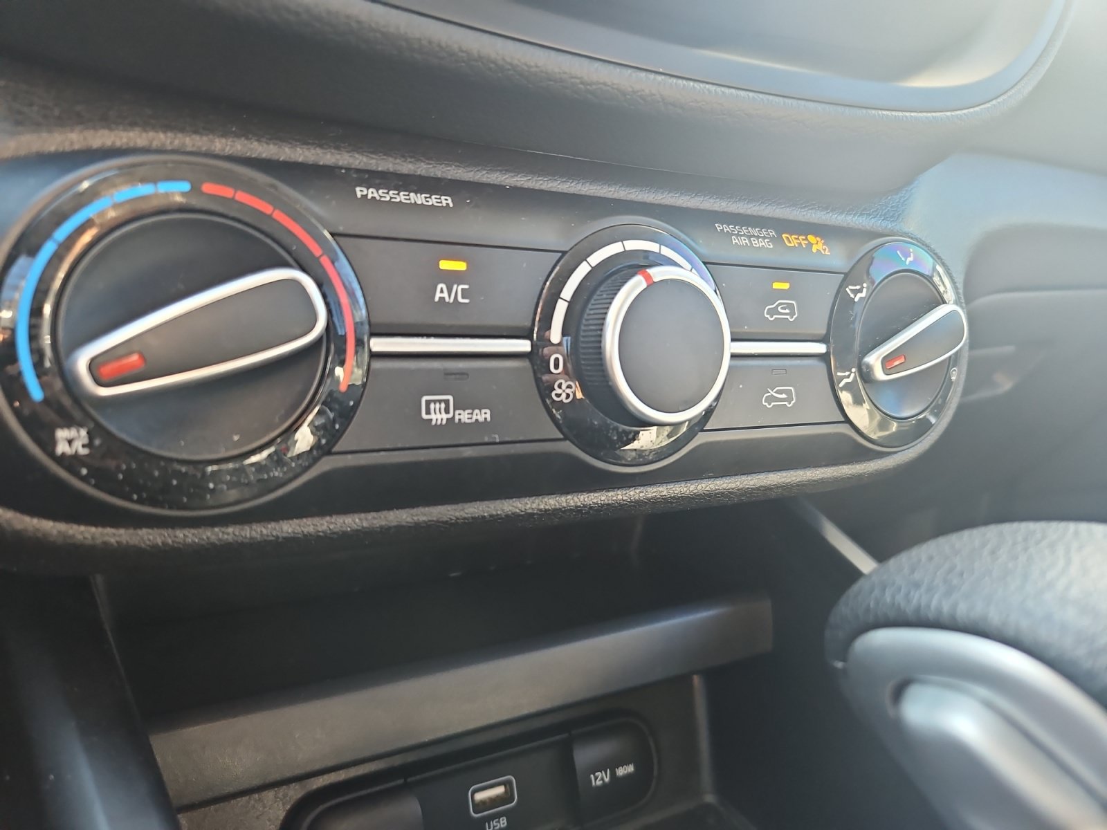 Used 2025 Kia Soul LX FWD image 15