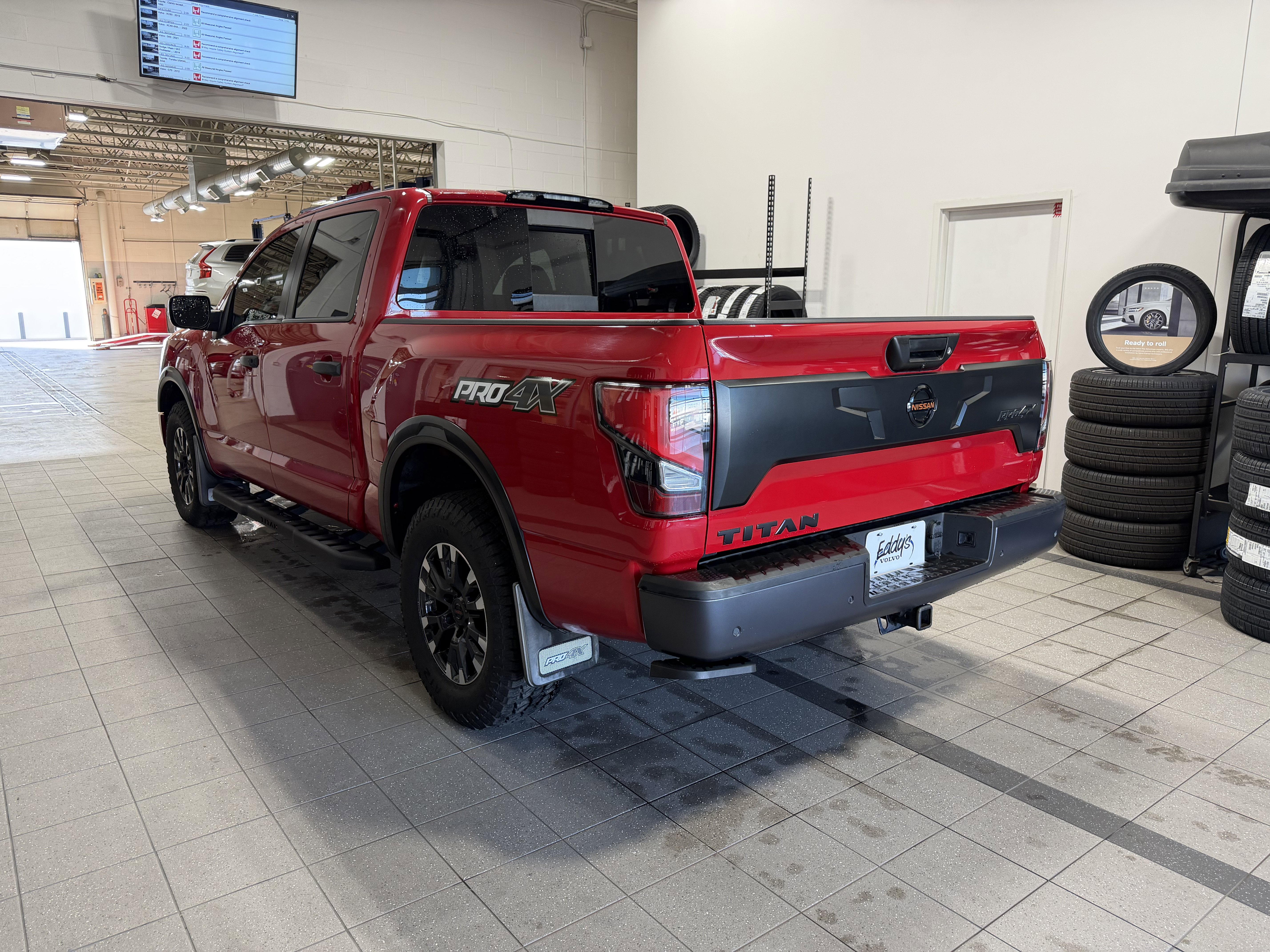 Used 2020 Nissan Titan PRO-4X w/ Pro-4x Convenience Package image 39