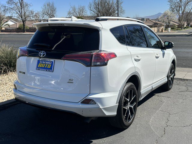 Used 2016 Toyota RAV4 SE w/ Advanced Technology Package image 3