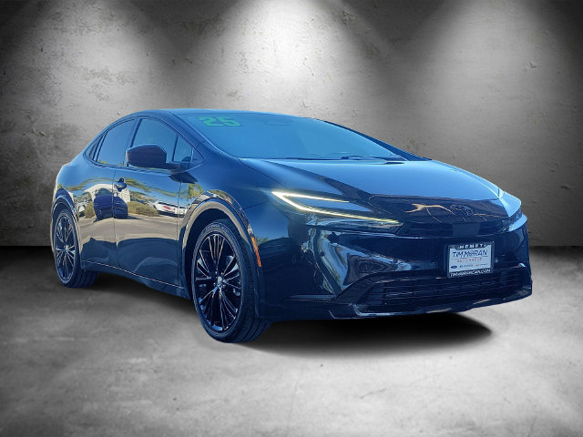 Used 2025 Toyota Prius FWD image 2