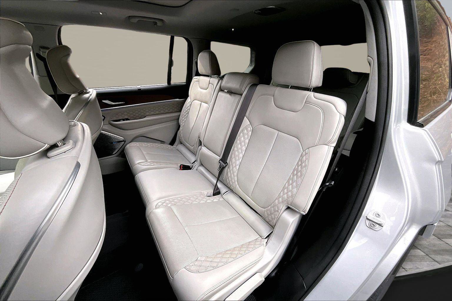 Used 2022 Jeep Grand Cherokee L Summit w/ Advanced Protech Group IV image 27