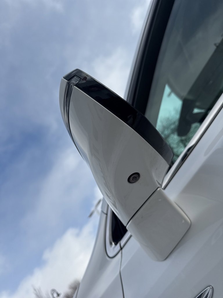 Certified 2022 Buick Enclave Avenir w/ Avenir Technology Package image 12