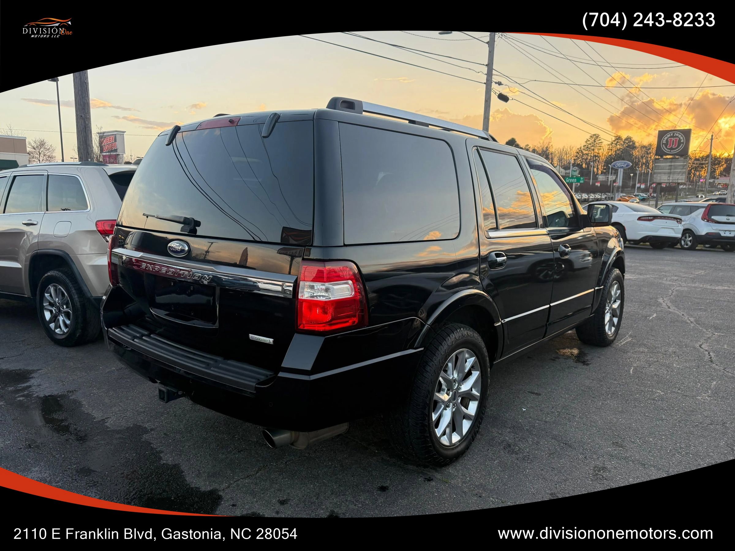 Used 2016 Ford Expedition Limited w/ Equipment Group 301A AWD/4WD image 4